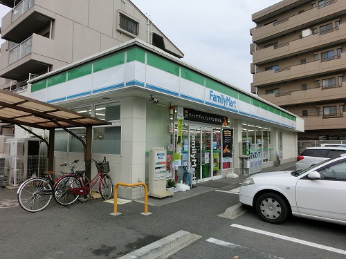 コンビニ　ファミリーマート（コンビニ）まで186m