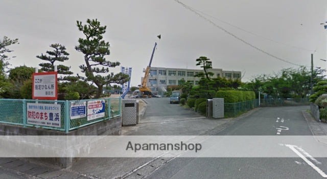 小学校　磐田市立豊浜小学校（小学校）まで843m