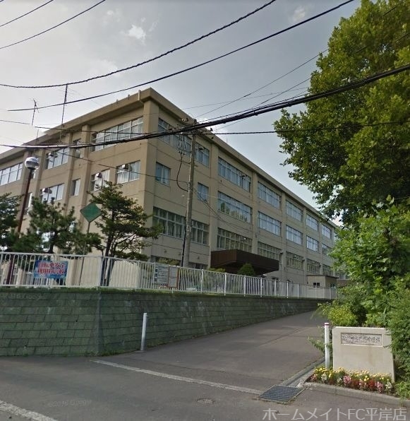 中学校　札幌市立陵陽中学校（中学校）まで430m