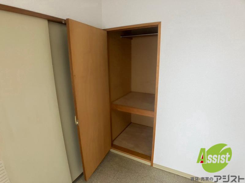 収納　寝室の収納です。部屋がすっきり片付きます。