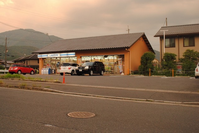 コンビニ　ローソン岩倉西河原店（コンビニ）まで592m