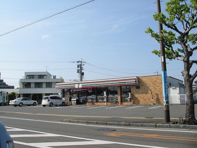 コンビニ　セブンイレブン宮崎檍小学校前店（コンビニ）まで350m