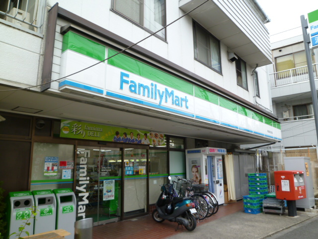 コンビニ　ファミリーマート岡田屋元住吉店（コンビニ）まで302m