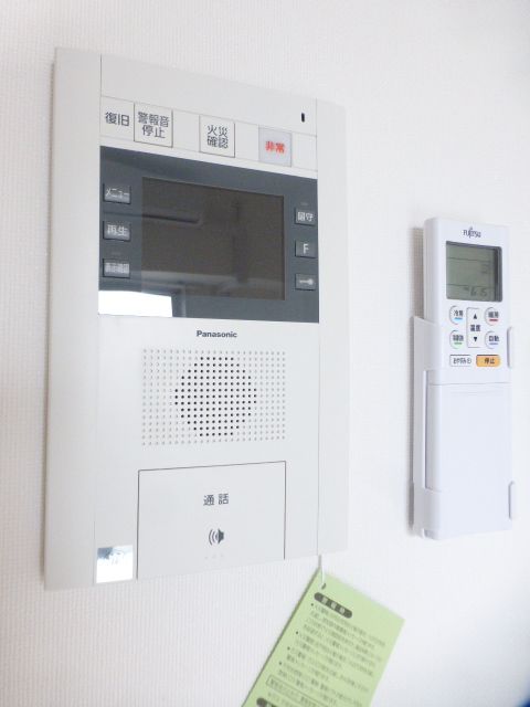 セキュリティ　写真は同タイプ住居です。