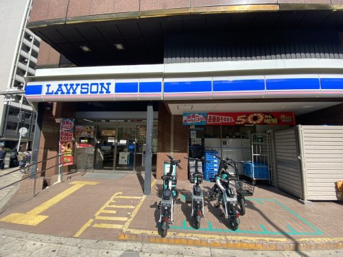 コンビニ　ローソン 千日前通高津店（コンビニ）まで105m