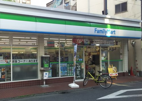 コンビニ　ファミリーマート新丸子駅西口店（コンビニ）まで307m