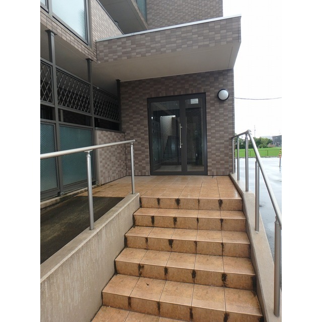 エントランス　建物の内部です