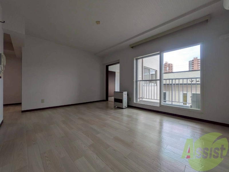 居室・リビング　広くてキレイなお部屋が広がっていて、充実した生活が送れそう。