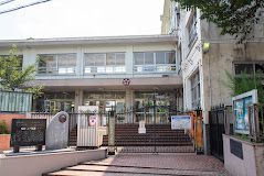 小学校　長谷戸小学校（小学校）まで107m