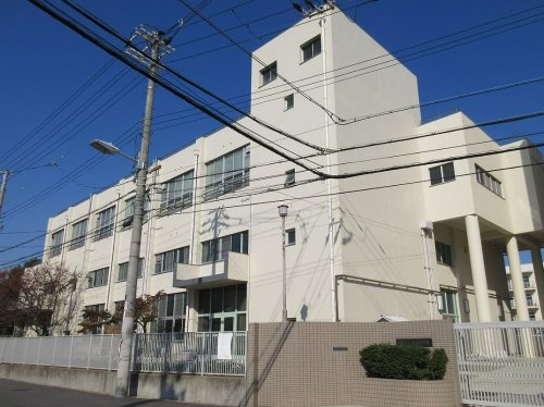 小学校　諏訪小学校（小学校）まで750m