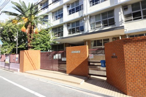 小学校　大阪市立茨田西小学校（小学校）まで352m
