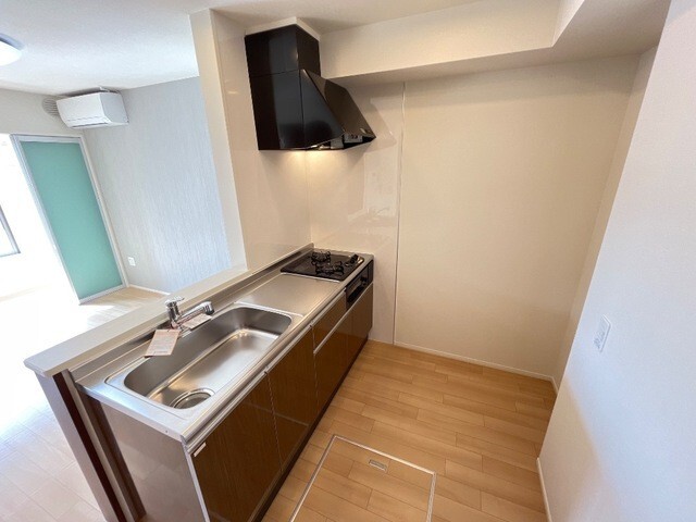 キッチン　ガスコンロ、グリル付き