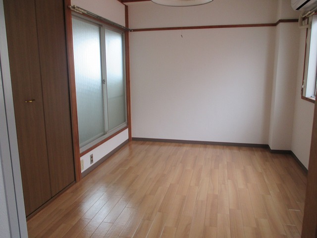 居室・リビング　広々とした室内です