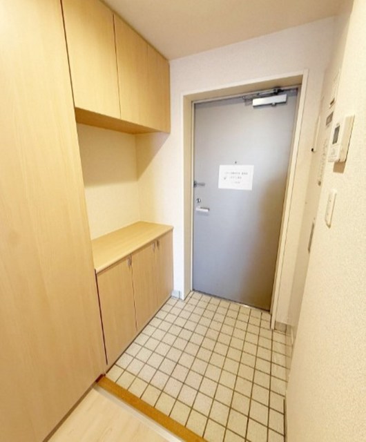 玄関　別部屋同仕様タイプ