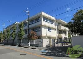 小学校　秦野小学校（小学校）まで936m