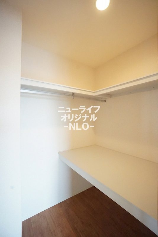 収納　洋服から布団、季節物までスッキリ収納できます☆