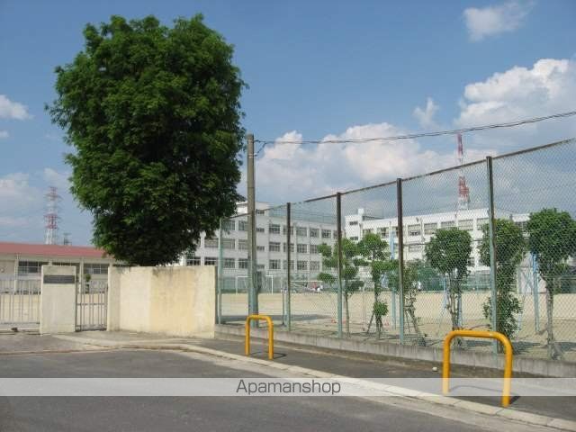 中学校　高槻市立五領中学校（中学校）まで1600m