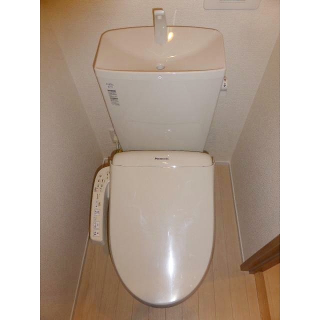 トイレ　ウォシュレット付き