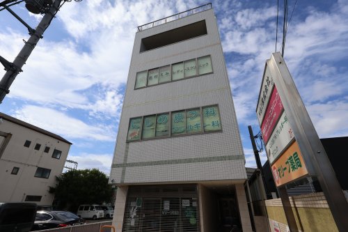 病院　吉村えみレディースクリニック（病院）まで179m