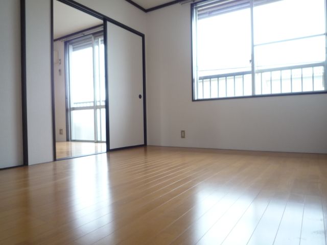 居室・リビング　扉を外せば広ーいお部屋。。。