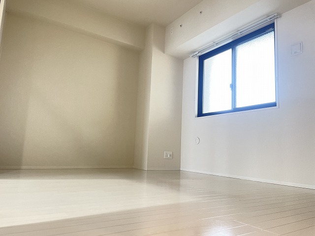 その他部屋・スペース　南側　洋室6帖　　陽当り良好