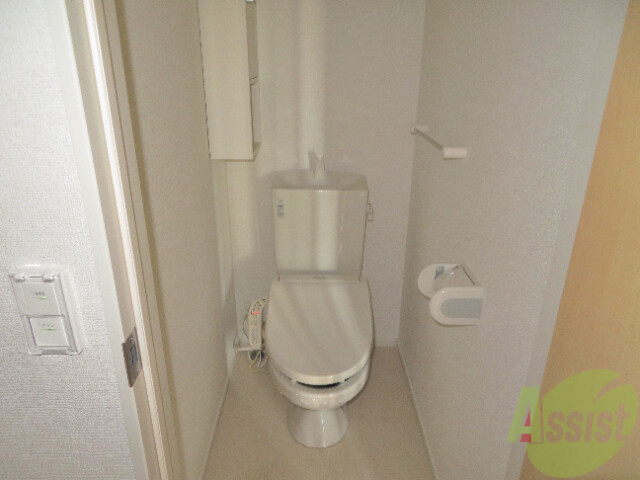 トイレ　トイレは温水洗浄便座付きです。嬉しいですね。