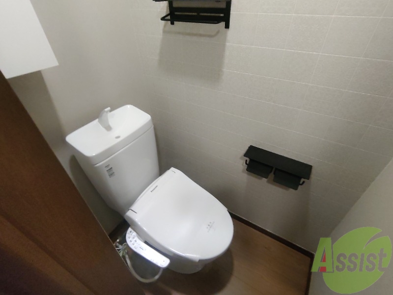 トイレ　トイレは綺麗でウォッシュレットも付いて快適にお使い頂けます。