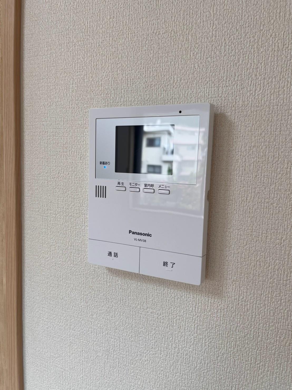 セキュリティ　お部屋から対応できるモニター付きインターホン♪