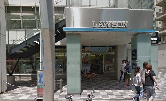 コンビニ　ローソン 六本木三丁目店（コンビニ）まで139m