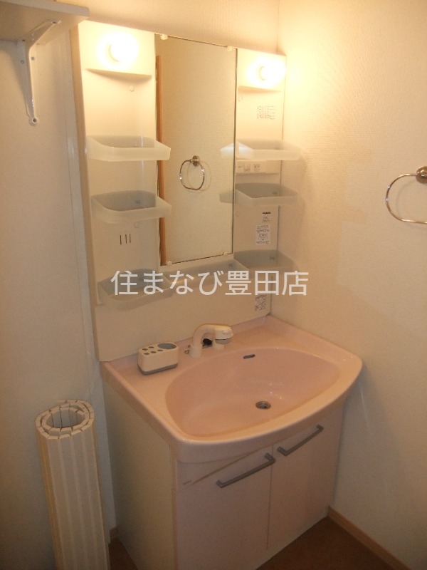洗面設備　同型タイプ