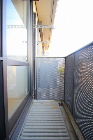 バルコニー　退去前のため、別部屋のお写真です。