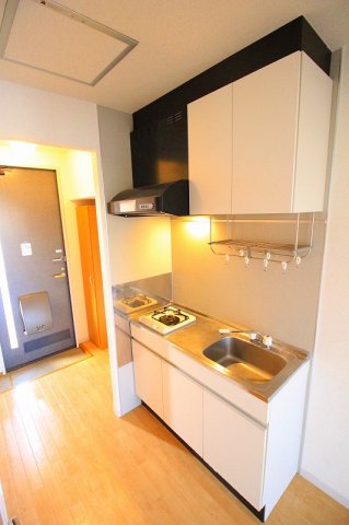 キッチン　退去前のため、別部屋のお写真です。