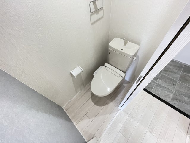 トイレ　シンプルで使いやすいトイレです♪