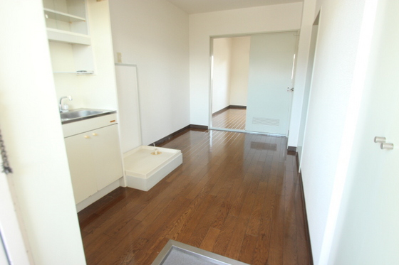 玄関　他部屋の写真を使用しております。