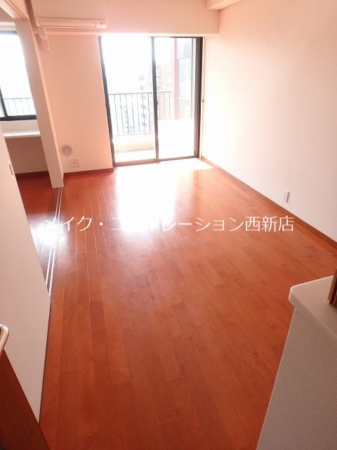 その他　※床の色や柄はお部屋によって変わります