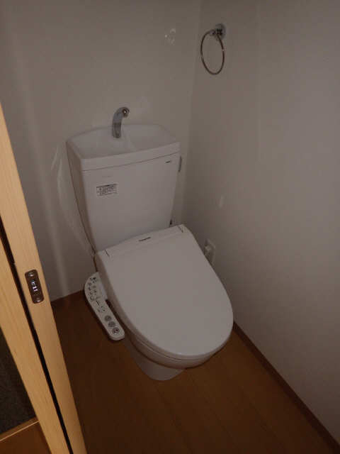 トイレ　シャワー付きトイレは人気の設備です
