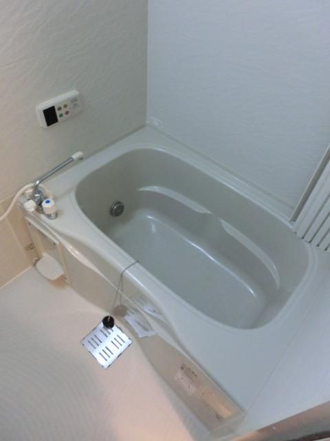 バス・シャワールーム　バス・トイレ別です。
