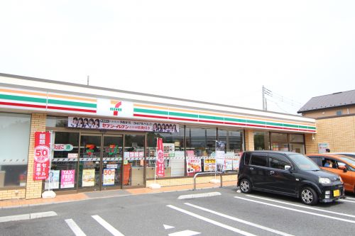 コンビニ　セブンイレブン湾岸浦安インター店（コンビニ）まで943m