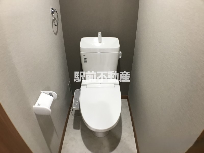 トイレ　温水洗浄便座です♪
