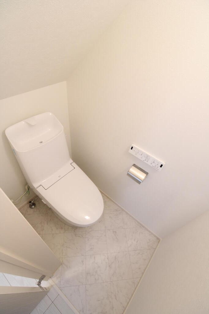 西武池袋線 石神井公園駅 徒歩10分 2階建 築1年のトイレ写真