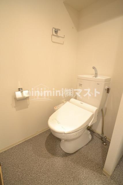 地下鉄千日前線 西長堀駅 徒歩5分 13階建 築14年のトイレ写真