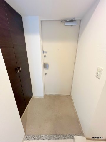 エステムコート難波IVアトリの玄関写真