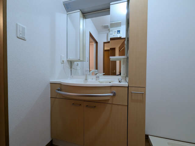 RESIDENCE四季 弐番館の内装写真