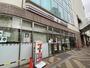 コンビニ　セブンイレブン 赤羽駅西口店（コンビニ）まで64m