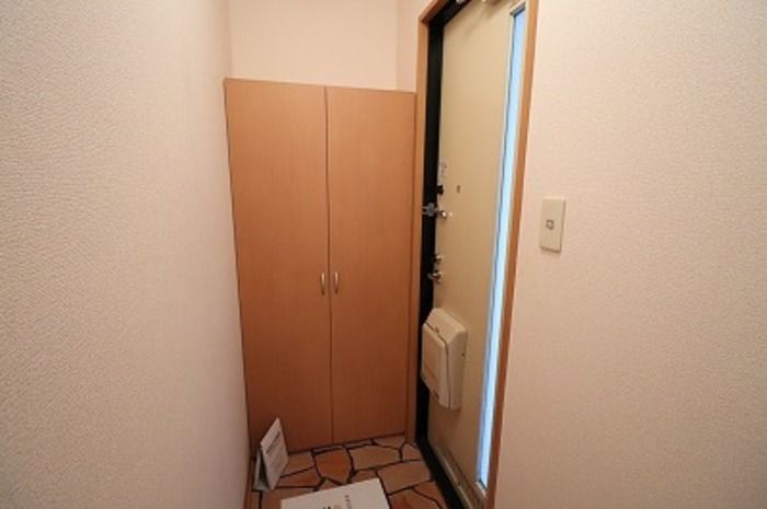 エスコルタ新町 Cの玄関写真