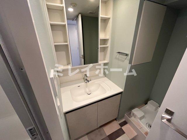 洗面設備　同建物内、別のお部屋の参考写真になります。
