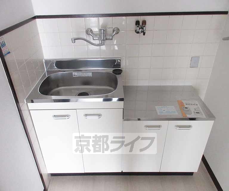 地下鉄東西線 山科駅 徒歩11分 3階建 築39年のキッチン写真