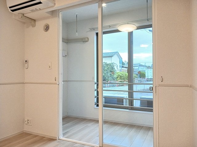 その他部屋・スペース　サンルーム。雨の日や冬でも安心して洗濯物が干せます！