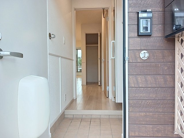 玄関　収納もある玄関です