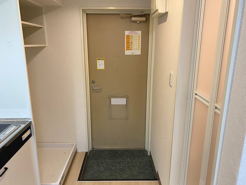 東急東横線 菊名駅 徒歩7分 4階建 築40年の玄関写真